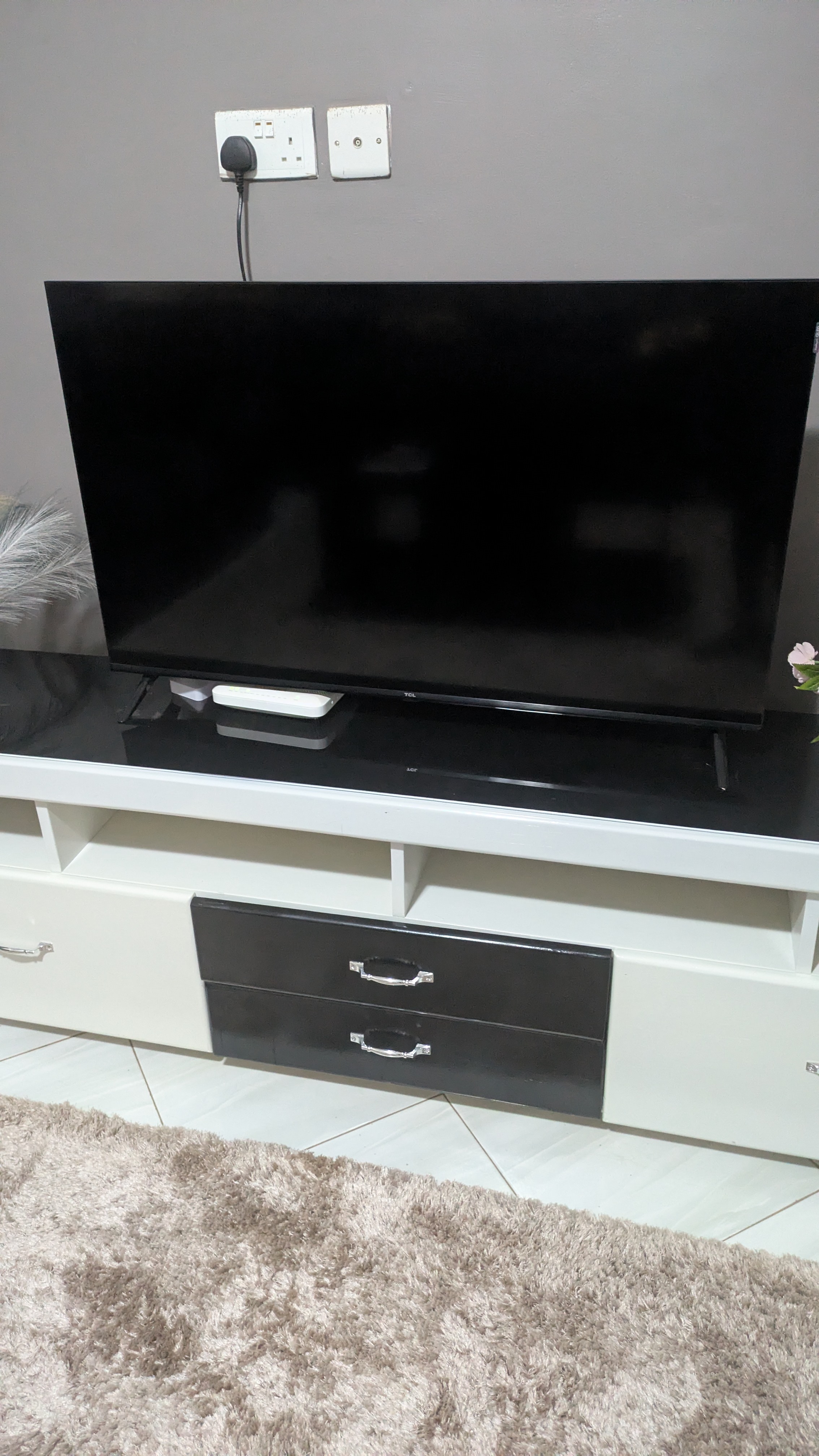 32 inch TV